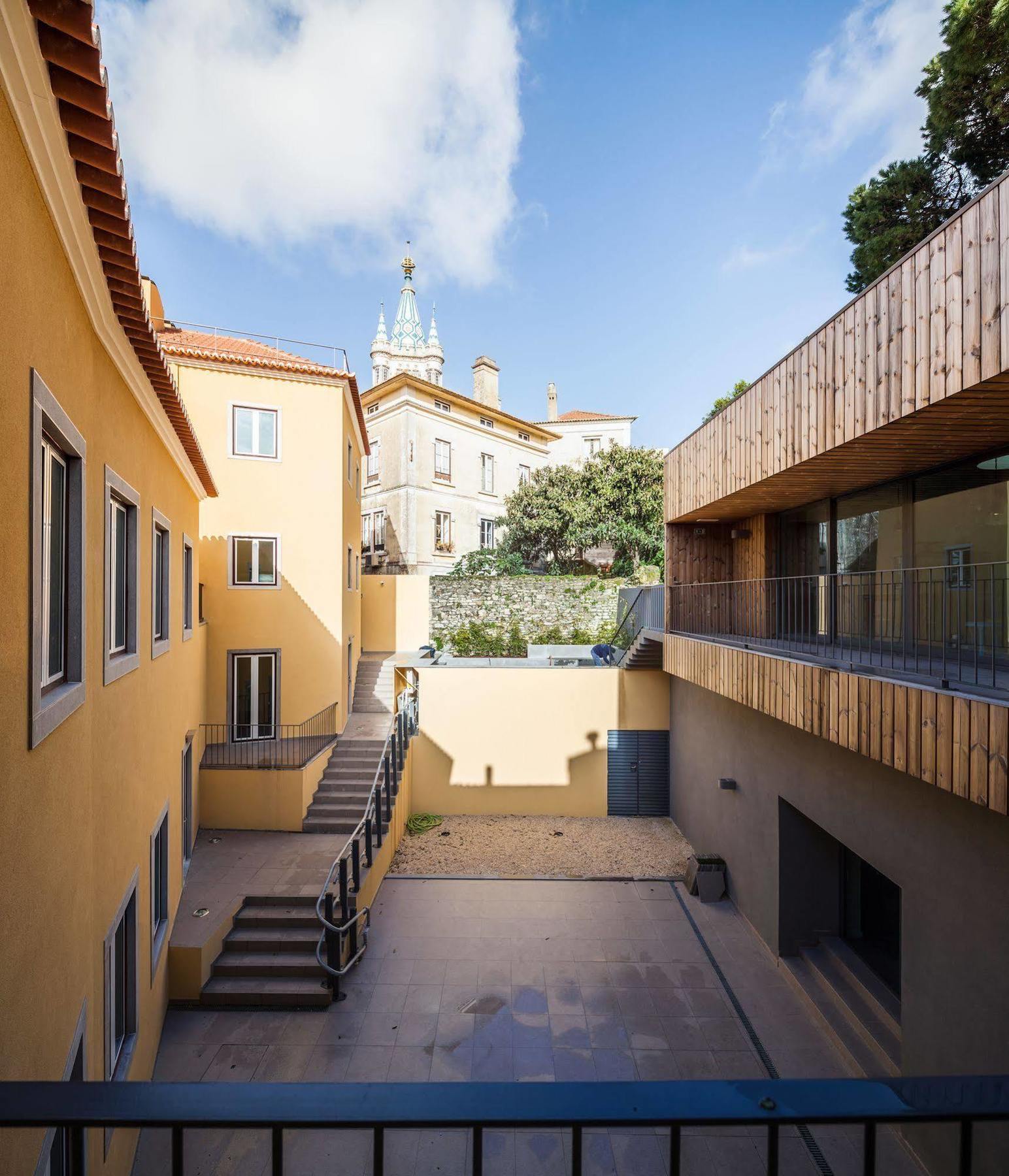Moon Hill By Joivy Hostel Sintra Bagian luar foto