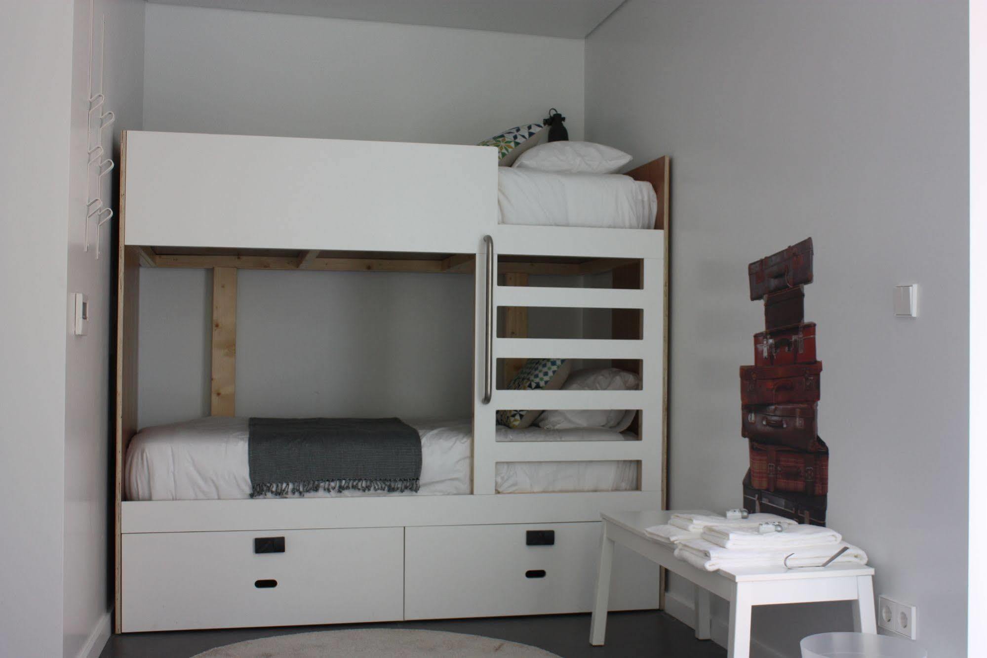 Moon Hill By Joivy Hostel Sintra Bagian luar foto