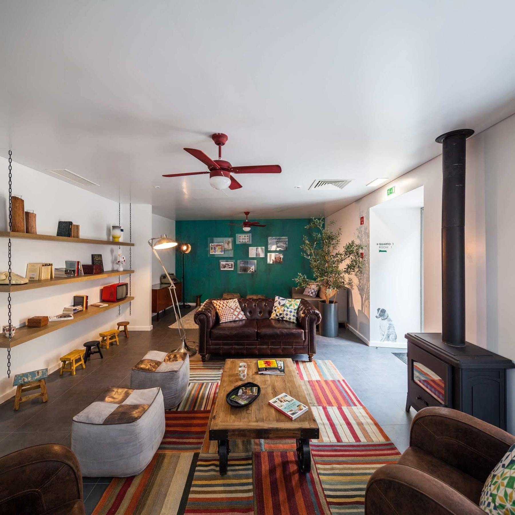 Moon Hill By Joivy Hostel Sintra Bagian luar foto