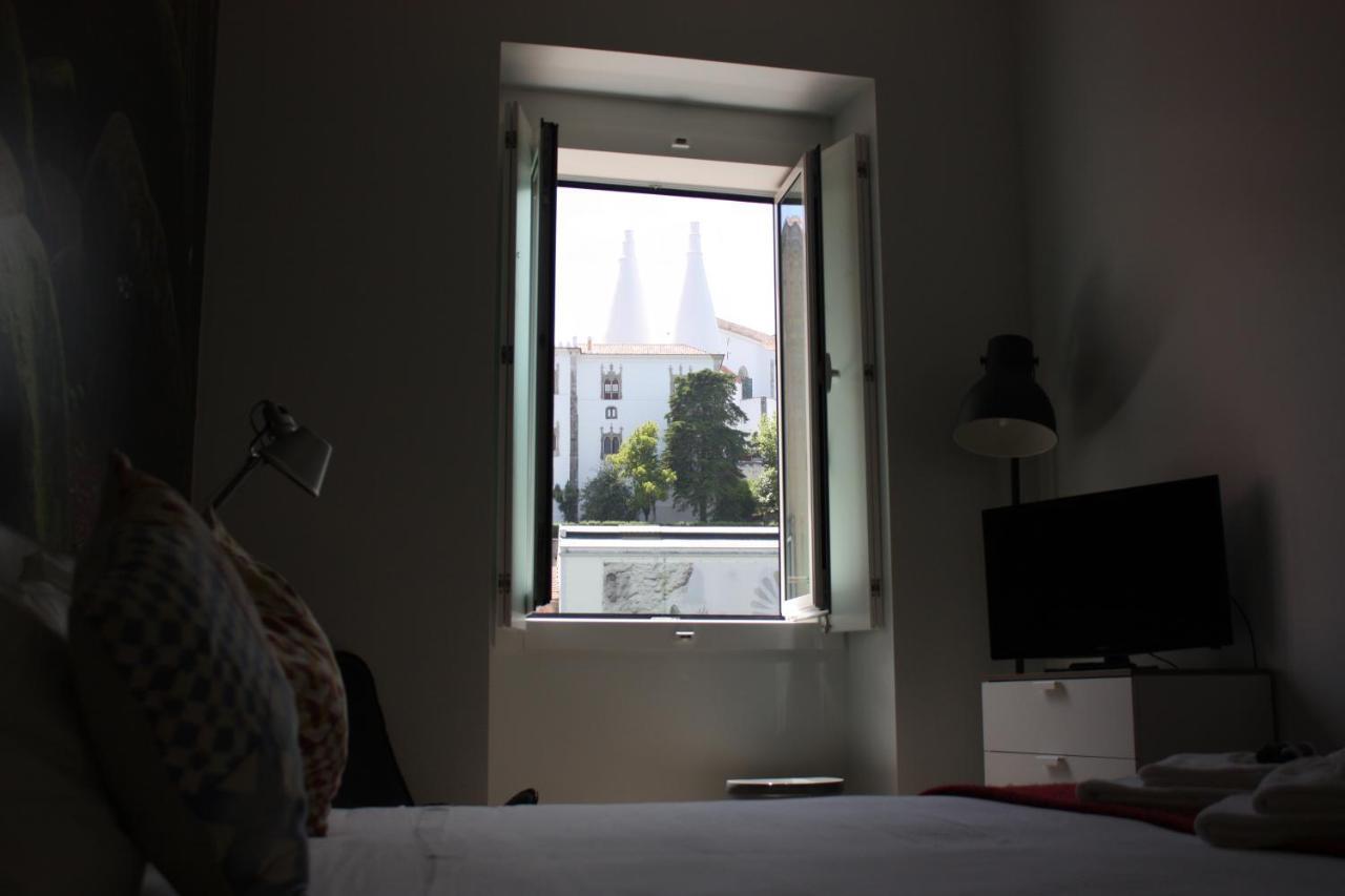 Moon Hill By Joivy Hostel Sintra Bagian luar foto