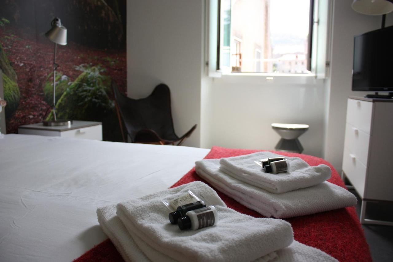 Moon Hill By Joivy Hostel Sintra Bagian luar foto